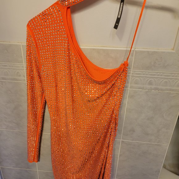 Dress - Picture 3 of 3